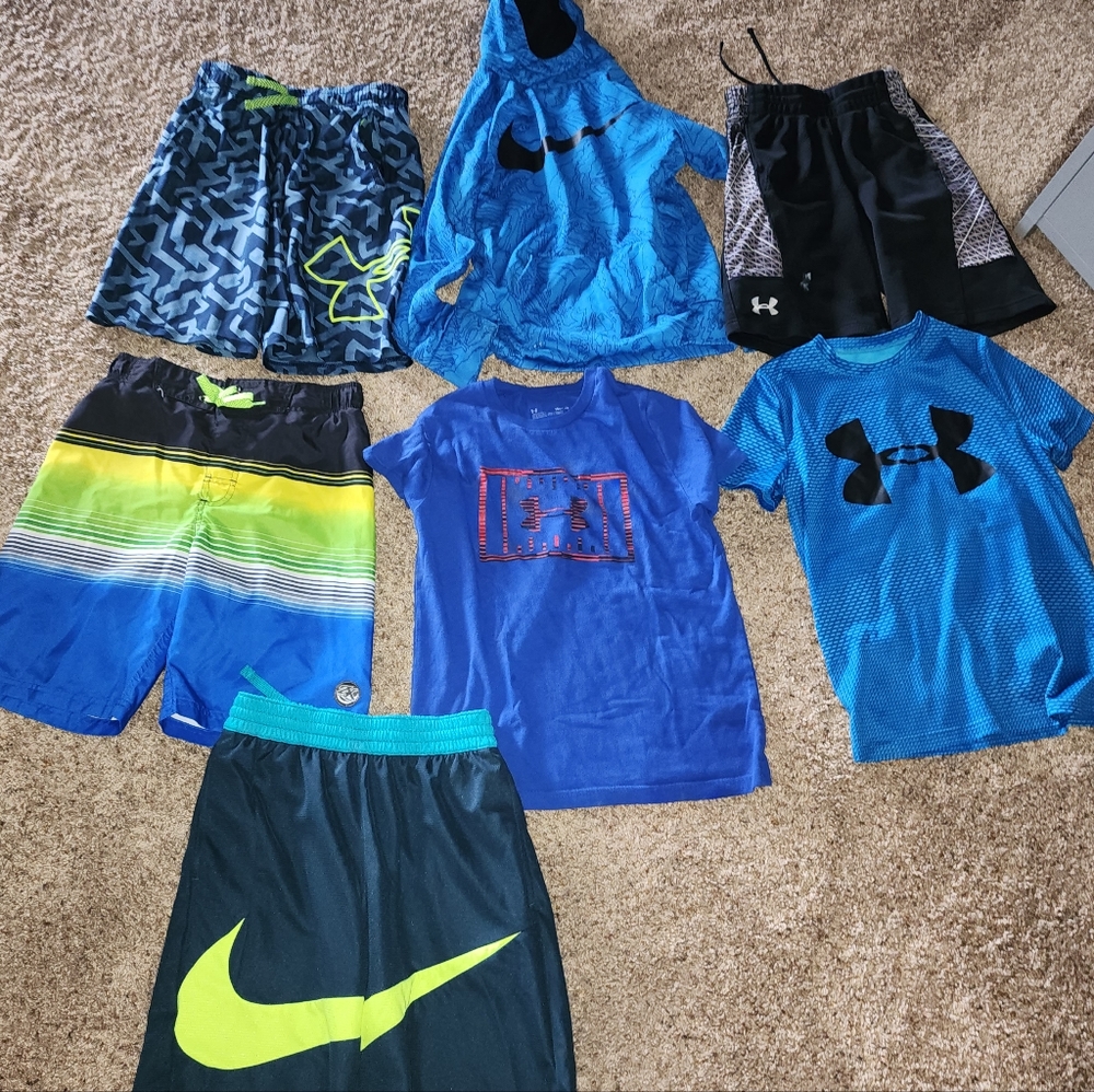 BOYS SIZE MEDIUM LOT